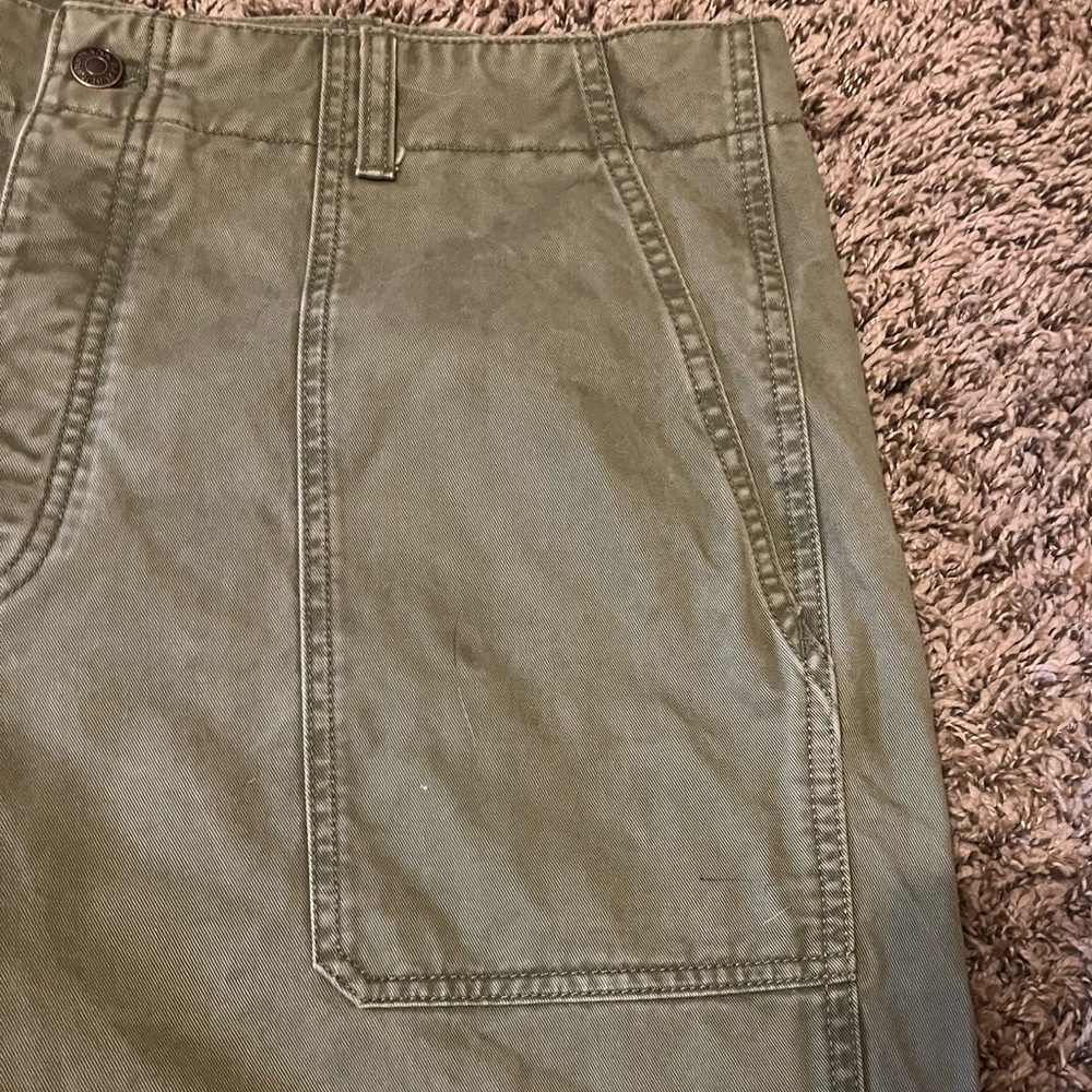 Banana Republic Men’s Utility Shorts—Size 36 - Picture 4 of 6